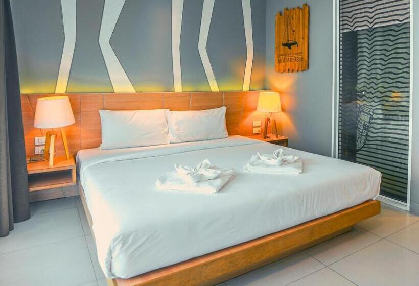 스탠다드 룸, Mad Monkey Phuket