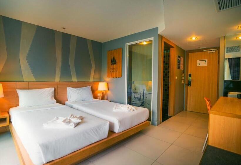 스탠다드 룸, Mad Monkey Phuket