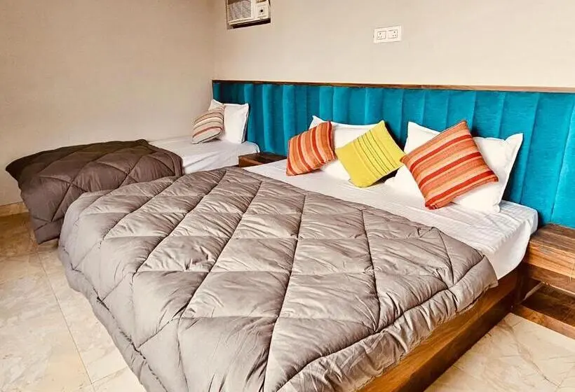 Superior Kolmen Hengen Huone, Madpackers Jaipur