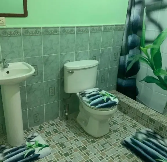 اتاق خانوادگی, La Dolce Vita Francophone