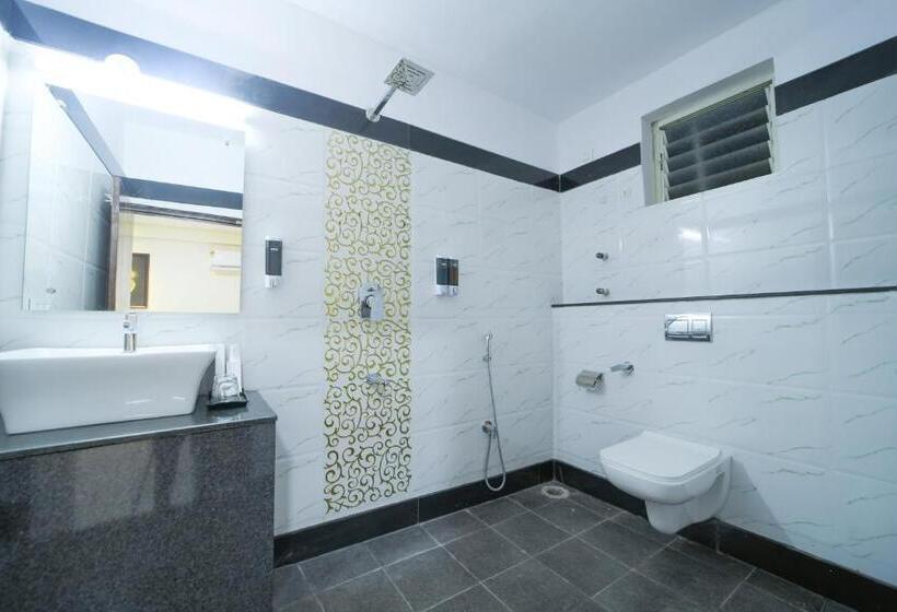 اتاق خانوادگی, Cn Windsor Chikmagaluru