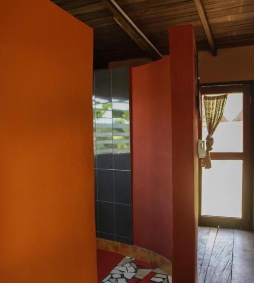 이코노미 룸, Fantas Folly Beach Lodge