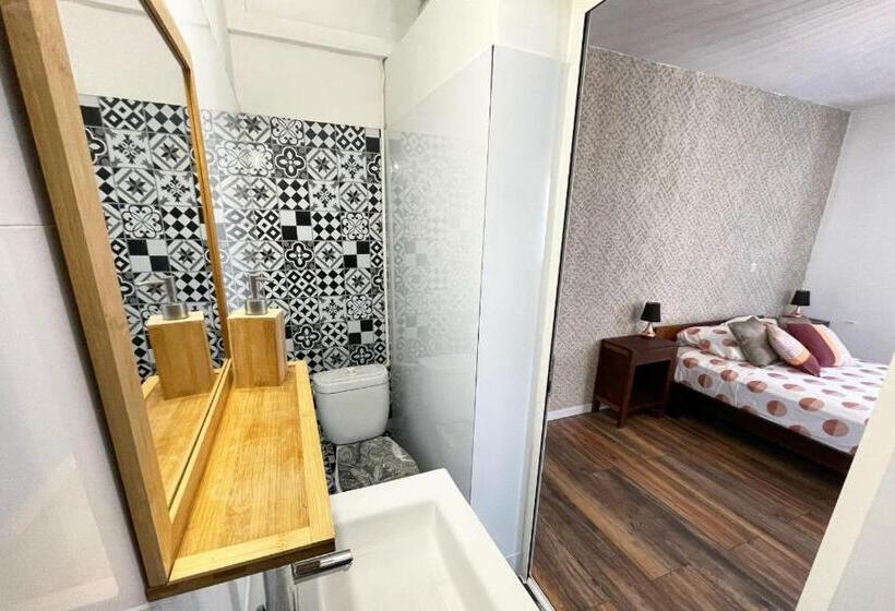 اتاق لوکس, Gite Urbain Mafate Café