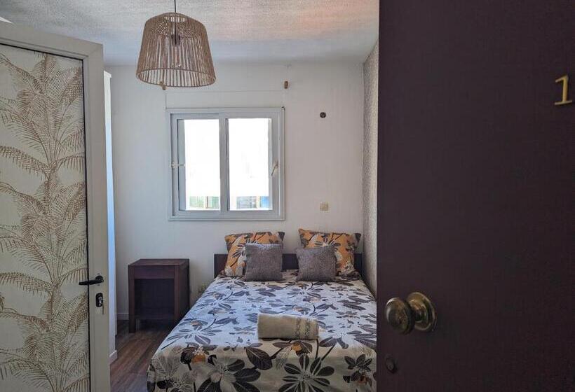 اتاق استاندارد, Gite Urbain Mafate Café