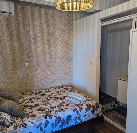 اتاق عادی, Gite Urbain Mafate Café