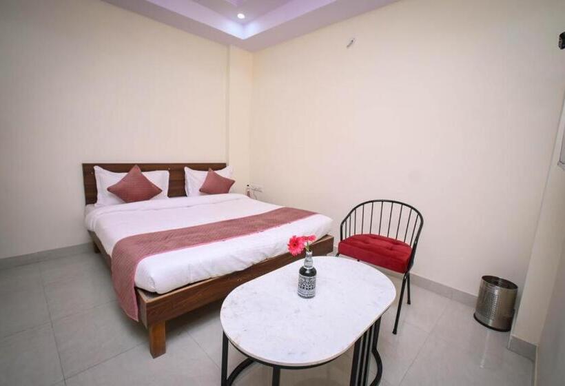 Quarto Estandar, Raj Residency