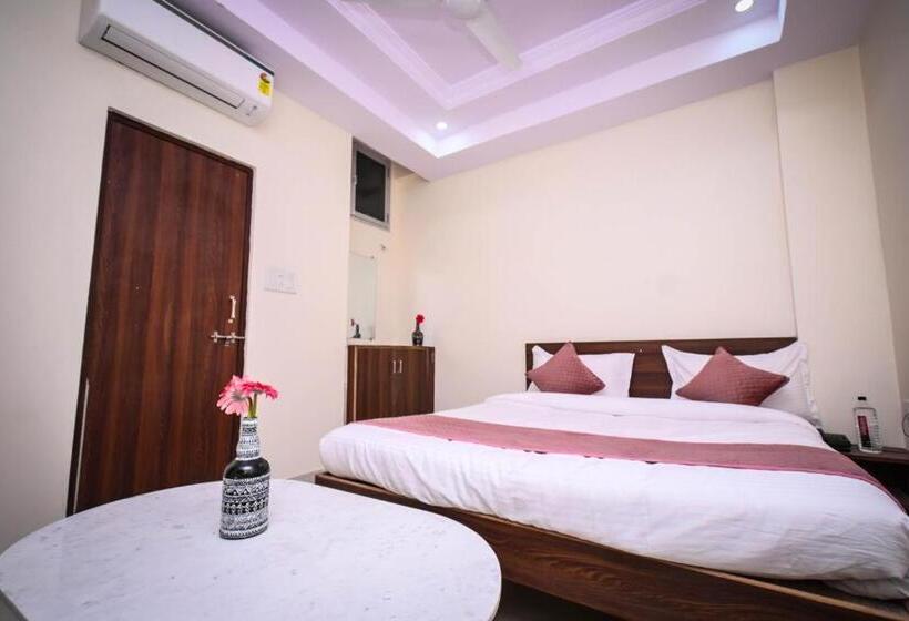 Quarto Estandar, Raj Residency