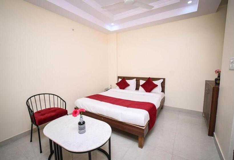 Quarto Estandar, Raj Residency