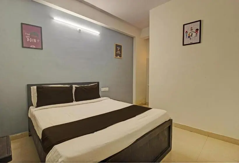 Classic Kolmen Hengen Huone, Oyo Flagship Hotel Seven Hills