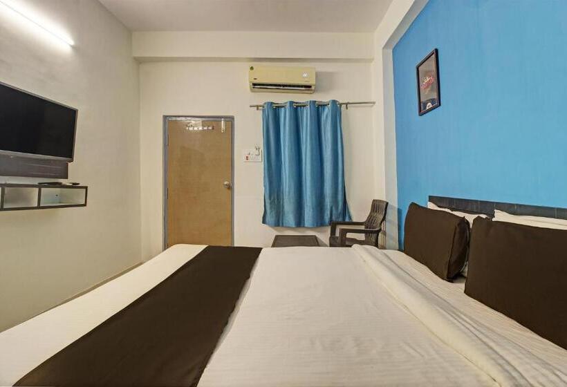 اتاق کلاسیک سه تخته, Oyo Flagship Hotel Seven Hills