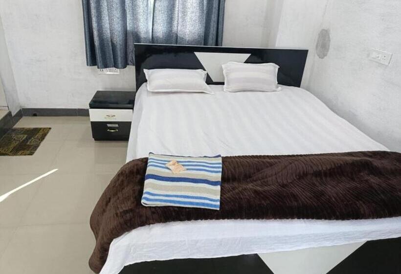 이코노미 룸, Gangasagar Das Guest House