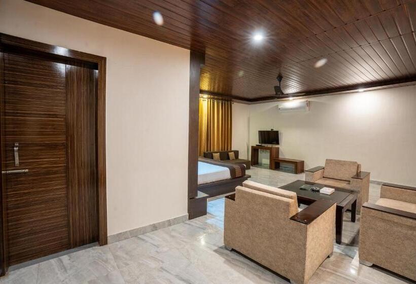 スタンダードスタジオ, Skywood Resort