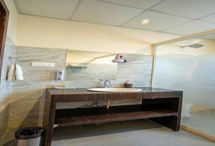 スタンダードスタジオ, Skywood Resort