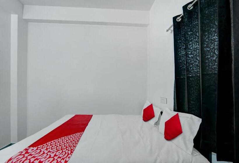 Трехместный Номер Классика, O As Hotels & Banquet