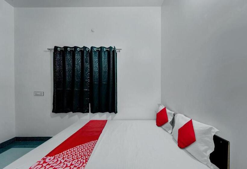 Трехместный Номер Классика, O As Hotels & Banquet