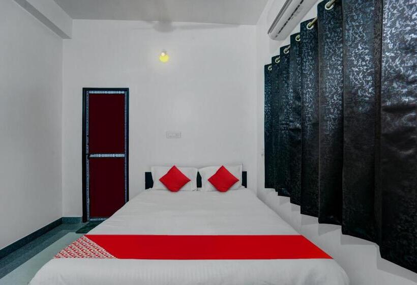 Трехместный Номер Классика, O As Hotels & Banquet