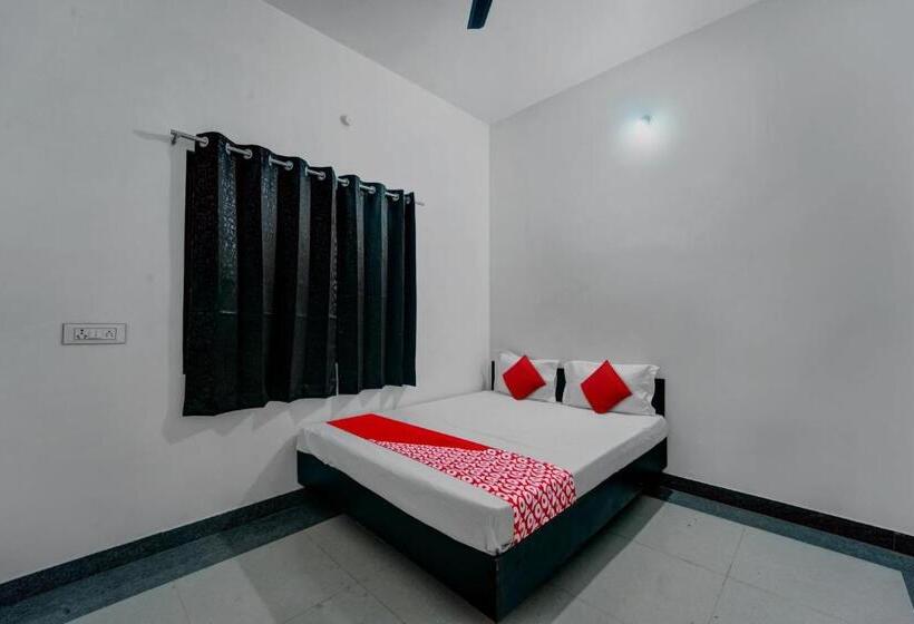 Трехместный Номер Классика, O As Hotels & Banquet