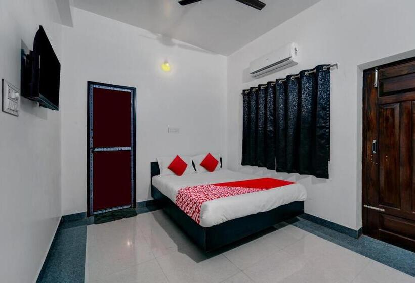 Трехместный Номер Классика, O As Hotels & Banquet