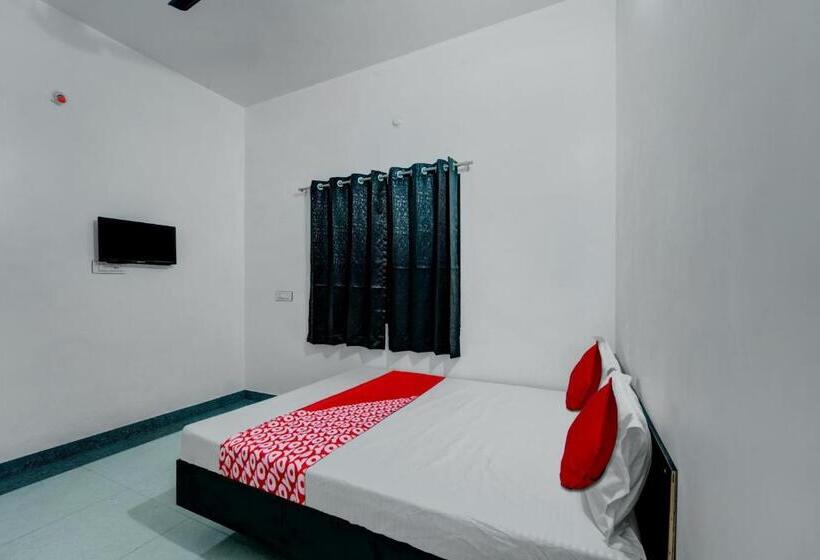 Трехместный Номер Классика, O As Hotels & Banquet