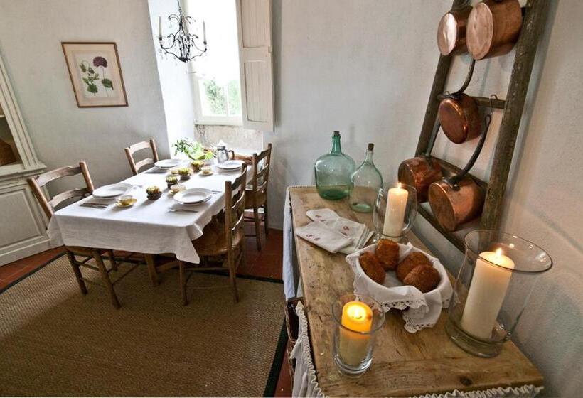 带2个卧室的别墅, 14th Century Priory In Pressigny