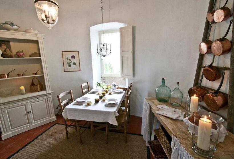 带2个卧室的别墅, 14th Century Priory In Pressigny