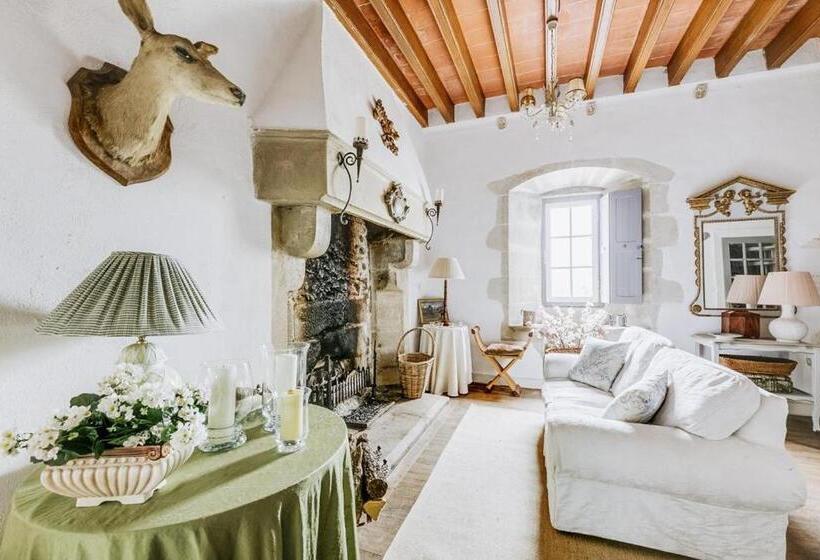 带2个卧室的别墅, 14th Century Priory In Pressigny