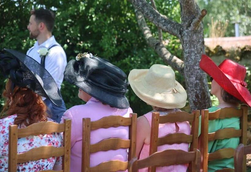 别墅: 1间卧室带游泳池, 14th Century Priory In Pressigny