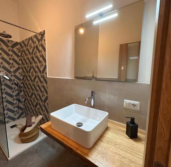 اتاق استاندارد سه نفره, Casa Ling  Ac   Parking 2bathrooms