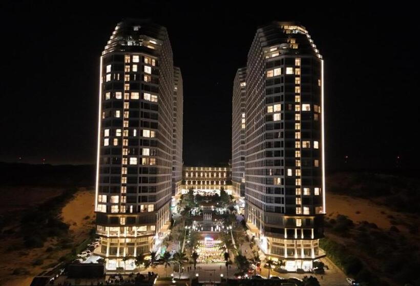 اتاق استاندارد چهار تخته با چشمانداز دریا, M Condotel Apec Mandala Cham Bay Mui Ne