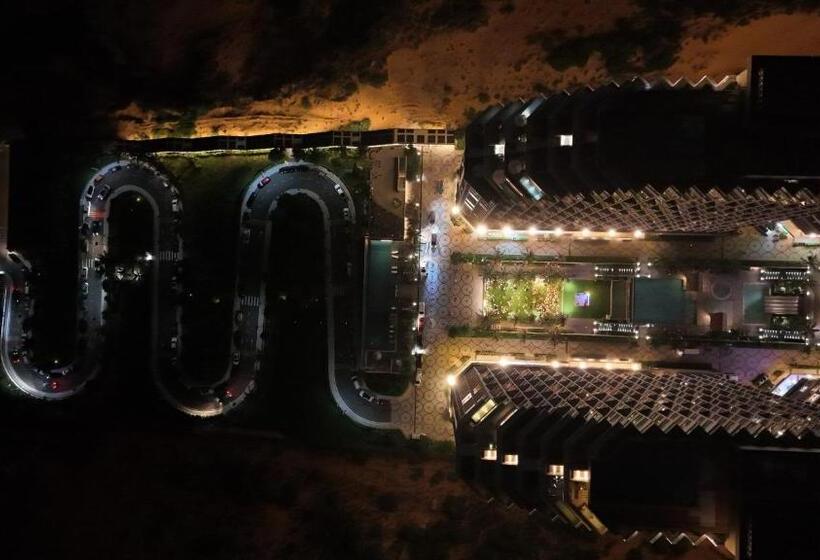 اتاق استاندارد چهار تخته با چشمانداز دریا, M Condotel Apec Mandala Cham Bay Mui Ne