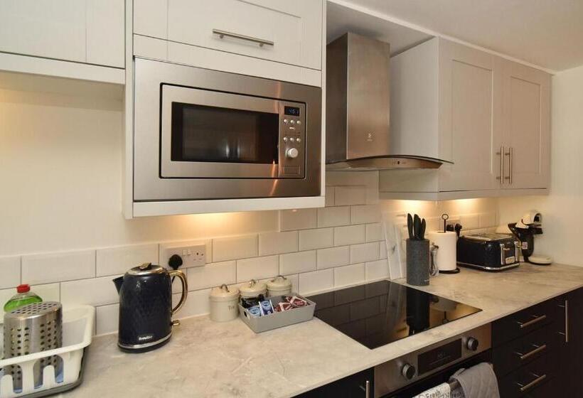 דירת חדר, Chester Road Serviced Apartments