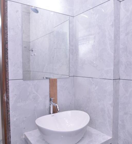 غرفة قياسية ثلاثية, D Square