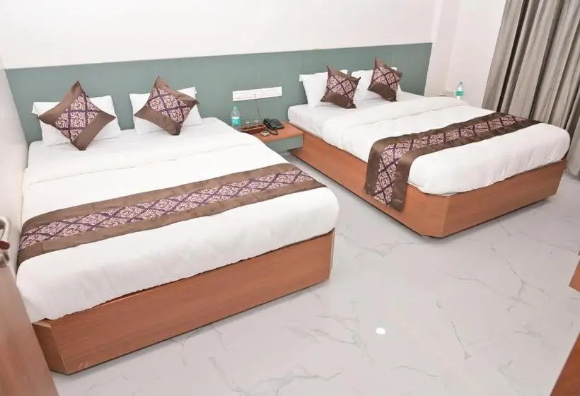 4 Bett Deluxe Zimmer, D Square