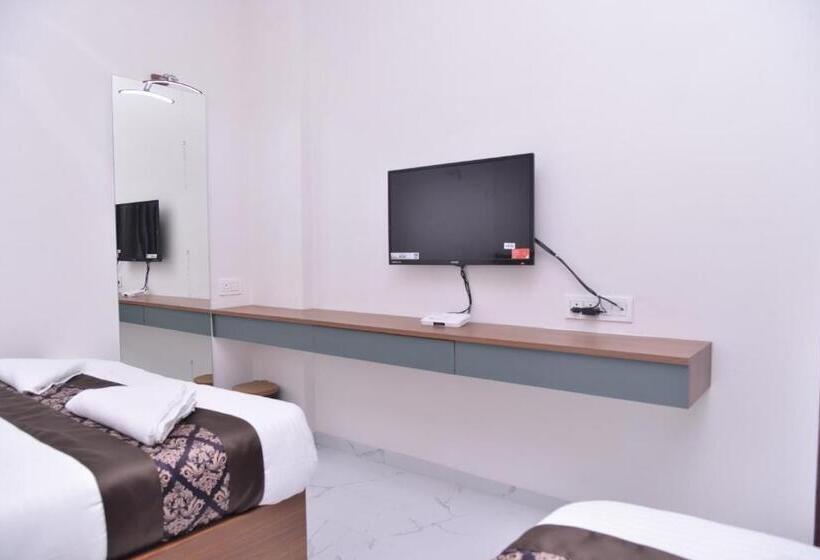 غرفة ديلوكس رباعية, D Square