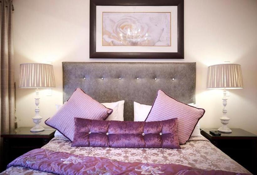 Люкс Кровать Кинг, Postmasburg D Olive Rose Boutique
