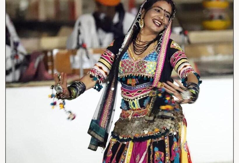 اتاق اکونومی, Sidharth Desert Safari