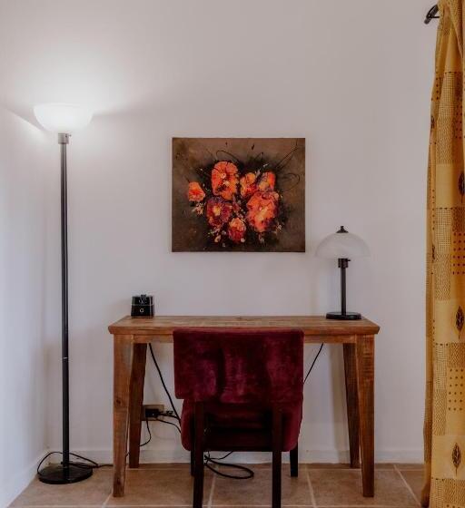 מיטת קינג בסוויטה, La Poza Boutique Hotel And Spa   Adults 15 Plus