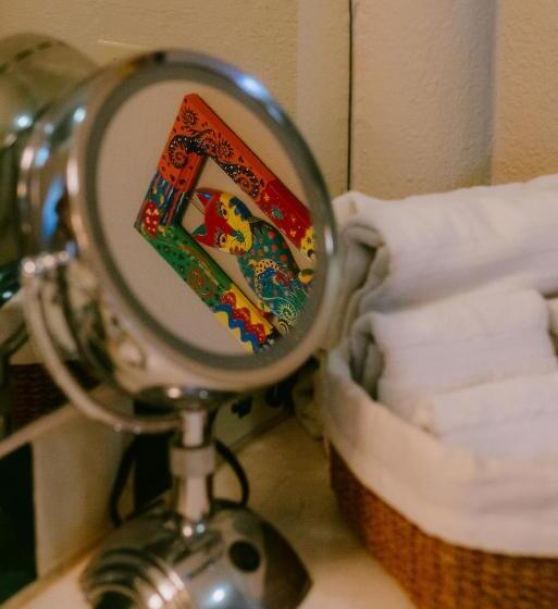 מיטת קינג בסוויטה, La Poza Boutique Hotel And Spa   Adults 15 Plus