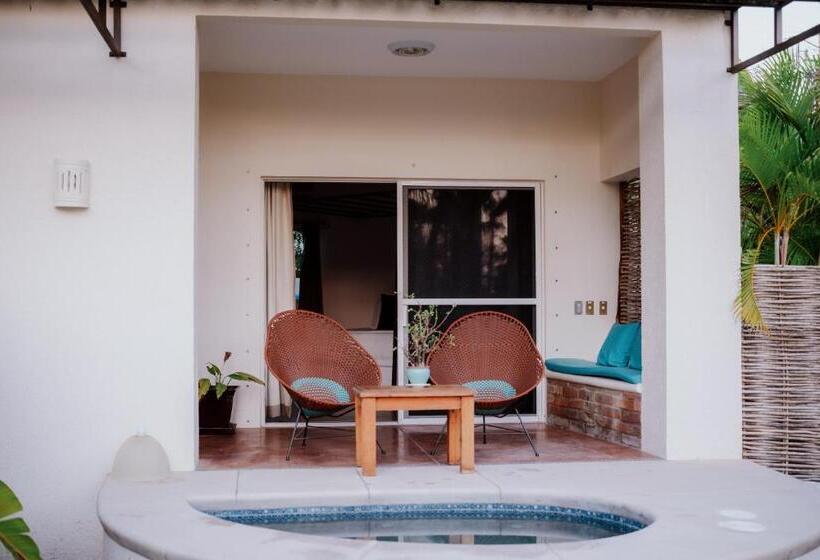 סוויטה עם ג'קוזי, La Poza Boutique Hotel And Spa   Adults 15 Plus