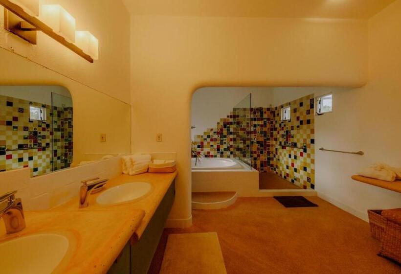 חדר דלוקס עם מיטת קינג, La Poza Boutique Hotel And Spa   Adults 15 Plus