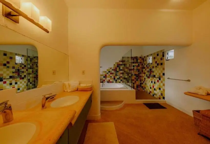 キングサイズベッドのデラックススイート, La Poza Boutique Hotel And Spa   Adults 15 Plus