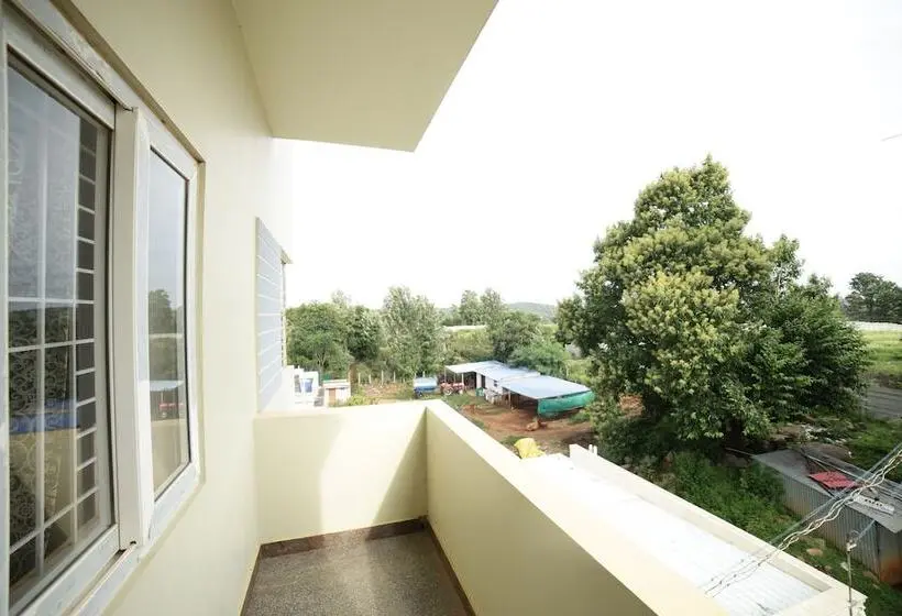 Huoneisto 1 Makuuhuone, Naksha Tree Hotel  Yelagiri Hills