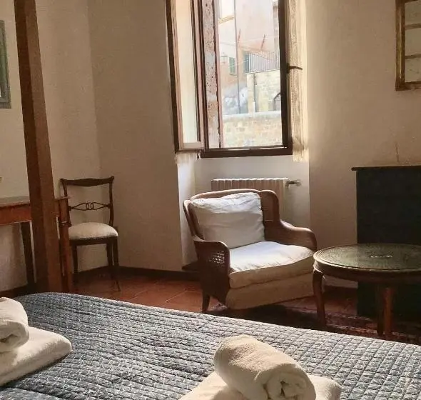 Deluxe Kolmen Hengen Huone, Il Bagolaro