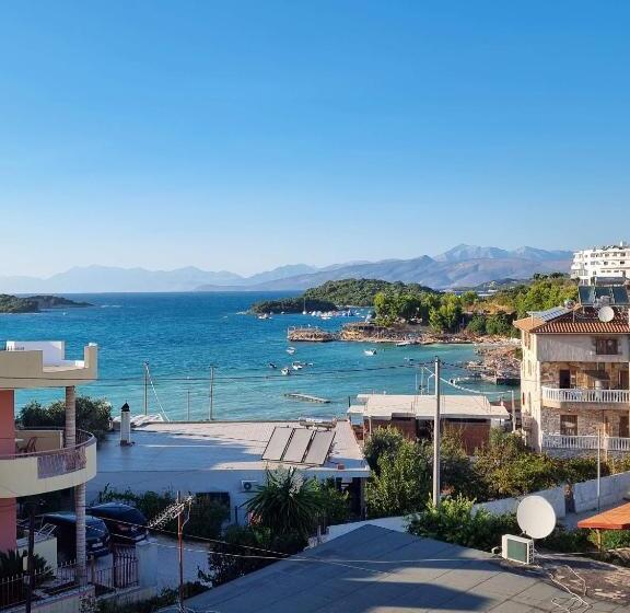 اتاق استاندارد سه تخته با بالکن, Villa Minaj