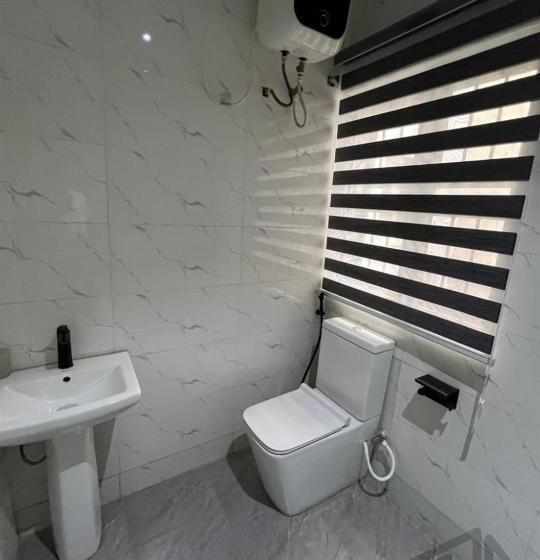 استودیوی لوکس, Proxilux Apartments