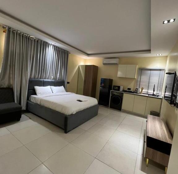 استودیوی لوکس, Proxilux Apartments