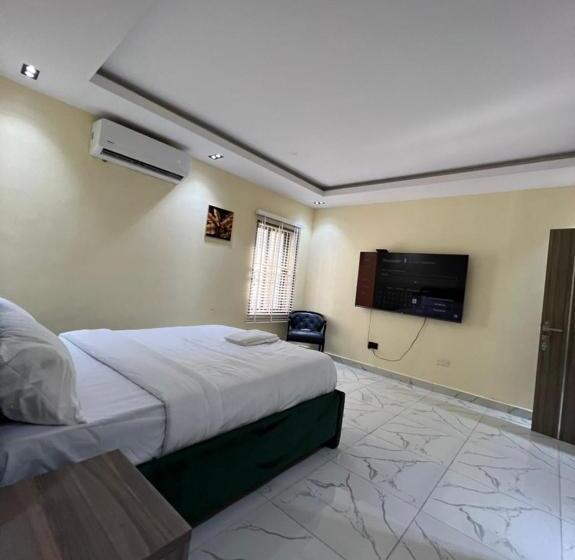 استودیوی لوکس, Proxilux Apartments
