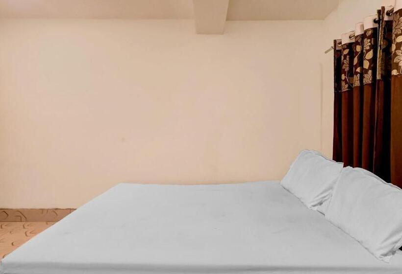 Трехместный Номер Классика, Spot On Hotel Paradise Inn