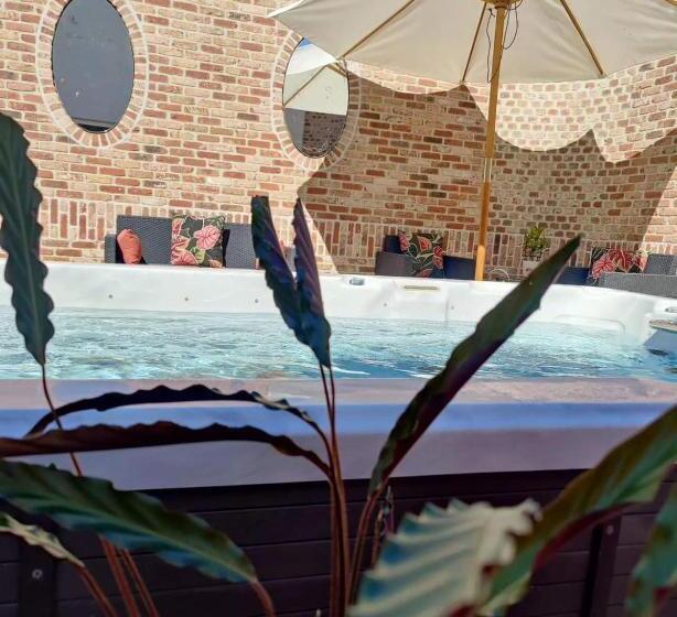 标准间带游泳池, Chambre D Eau