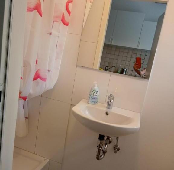 ３ベッドルームアパートメント, Ideale Unterkunft Für Geschäftsreisende, Studenten, Monteure In Essen